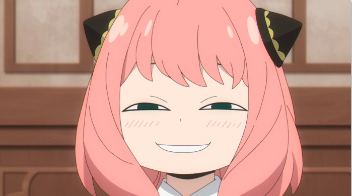 アーニャが にやり とにやけ顔に ふっ としてる時は大人の対応 アーニャが にやり とにやけ顔に ふっ としてる時は大人の対応