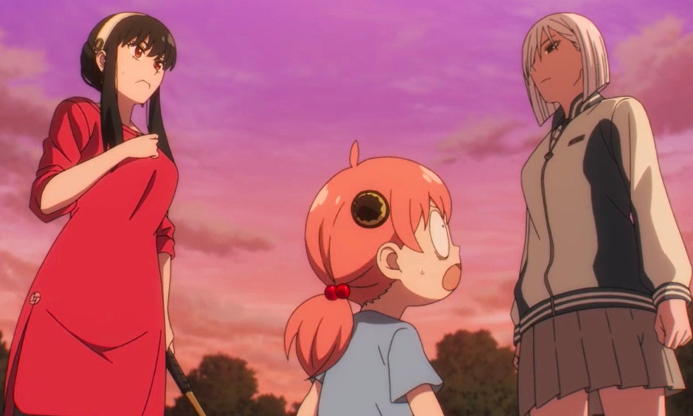 スパイファミリー23話 揺るがぬ軌道 でフィオナはヨルに敗北し 山で素振りを